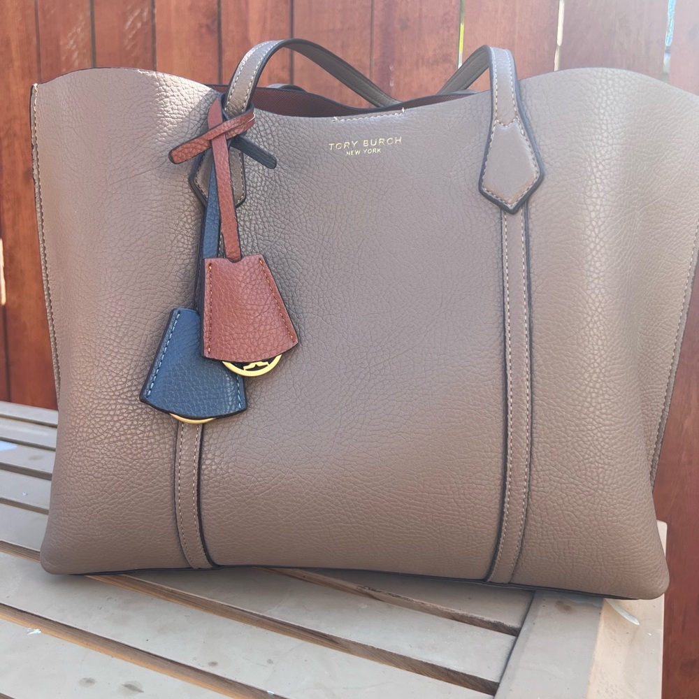 Tory Burch 3 Compartment Gray Tote Bag| Tory Burch